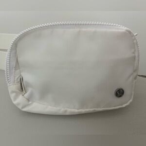 Lululemon Everywhere Belt Bag 1L
